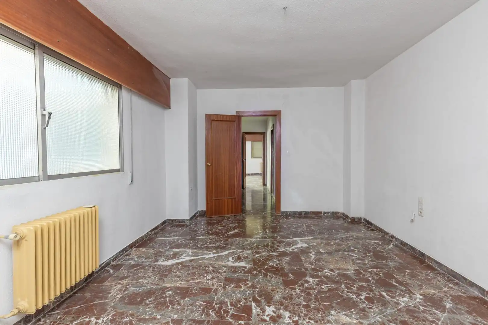Wohnung zum Verkauf in Granada mit Heizung, Terrasse und Balkon