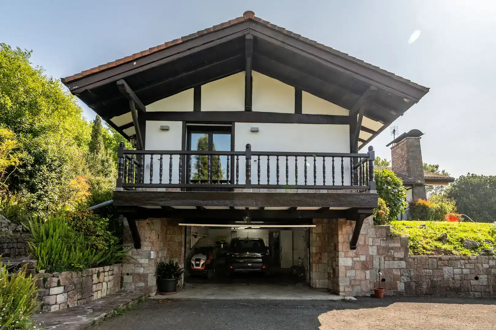 Vista exterior de Casa o xalet en venda en Irun  amb Balcó