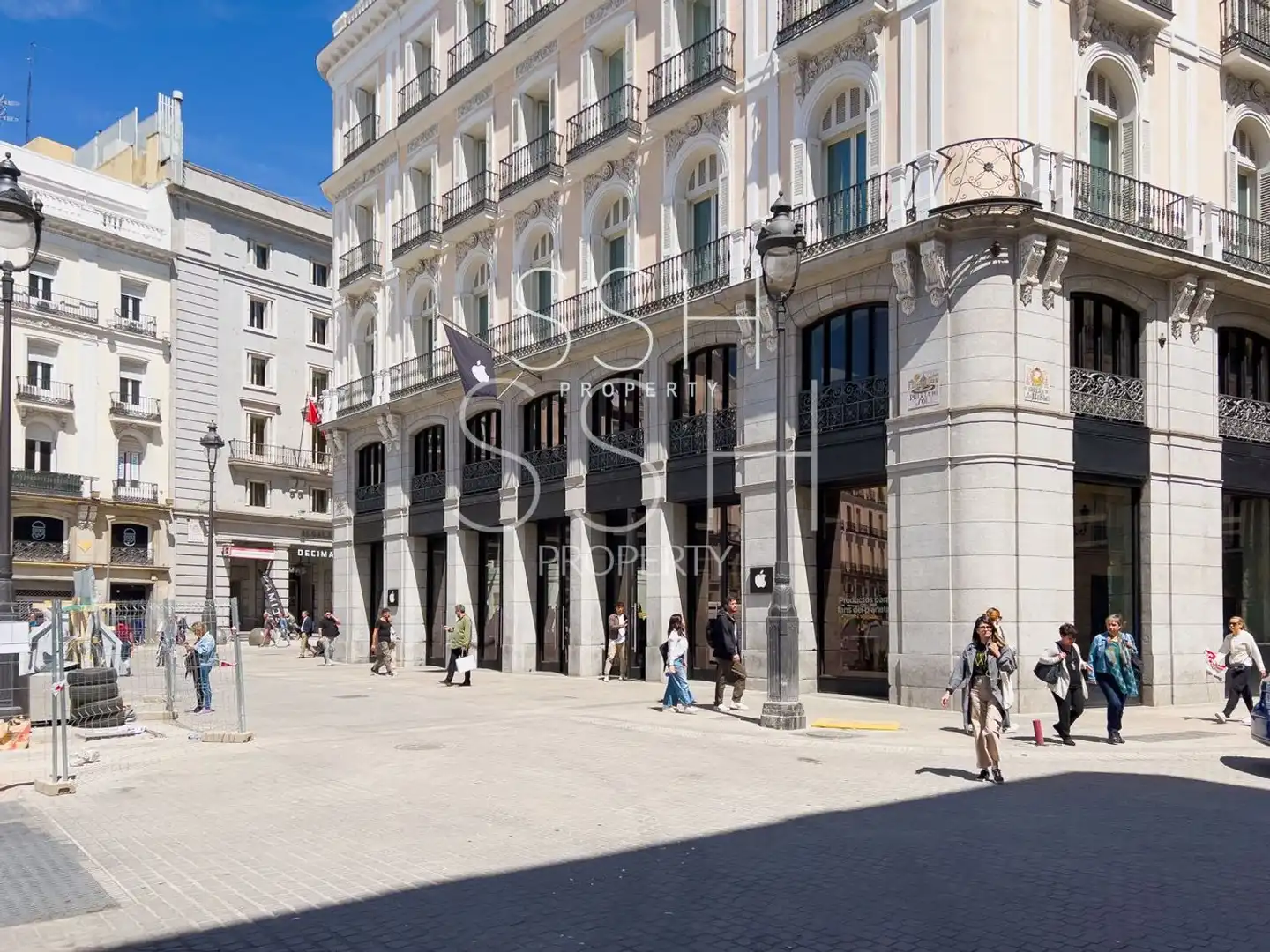 Vista exterior de Local en venda en Madrid