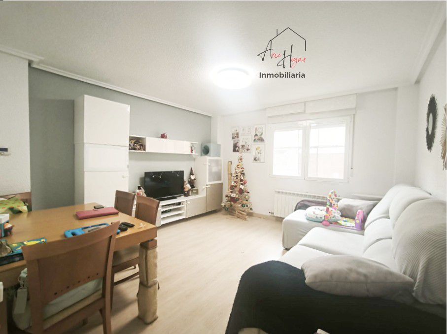 Sala de estar de Piso en venta en Villamayor con Calefacción y Trastero