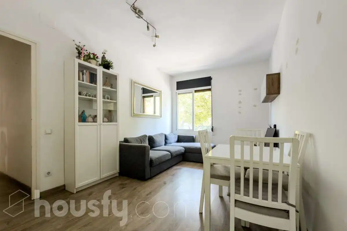 Living room of Flat for sale in Barcelona  with Heating, Terrace and Furnished