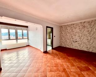 Living room of Flat for sale in Etxebarri  with Balcony