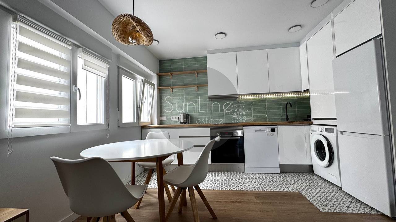 Kitchen of Flat to rent in  Valencia Capital  with Air Conditioner and Balcony