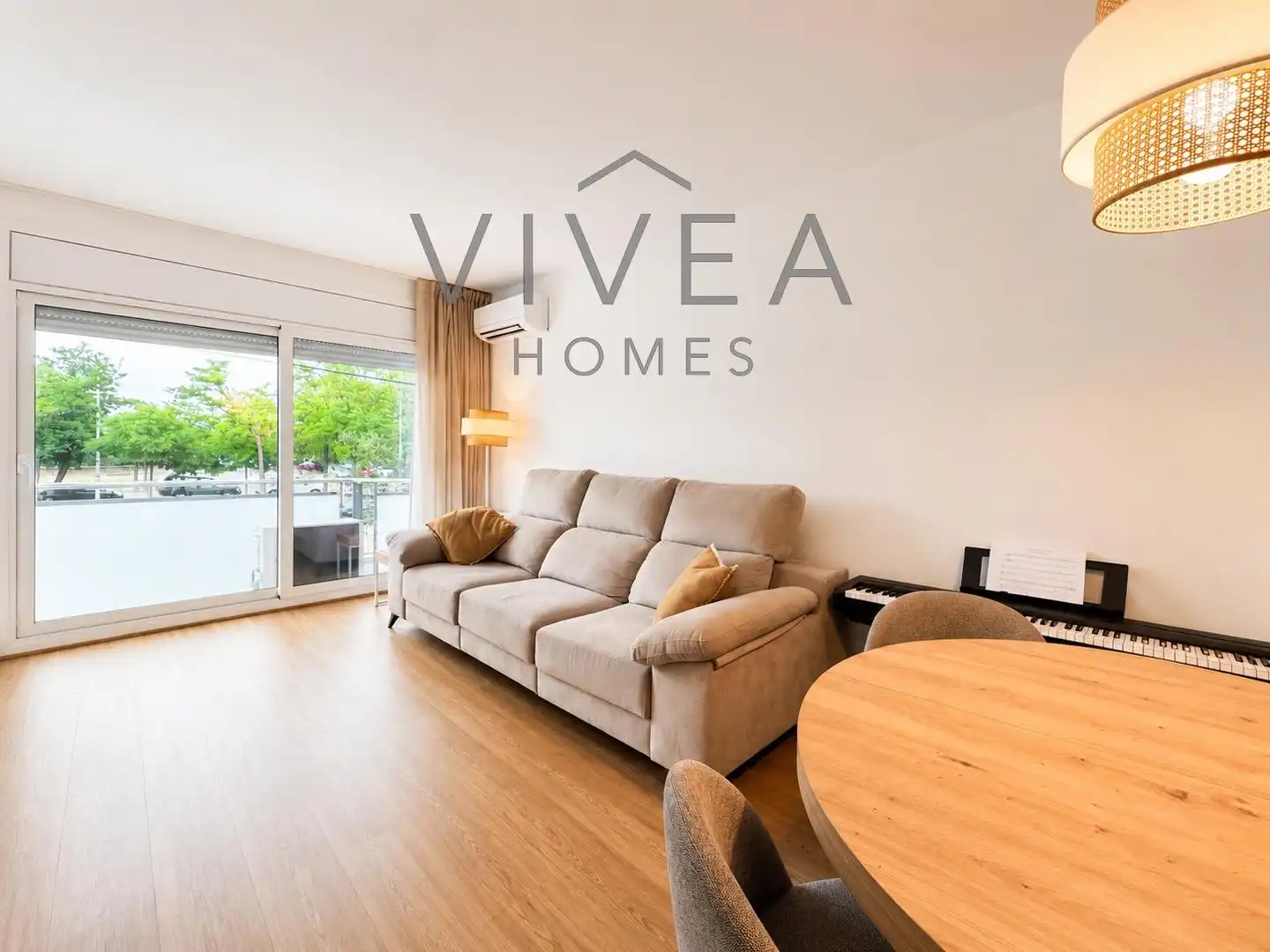Living room of Flat for sale in Sabadell  with Air Conditioner, Heating and Parquet flooring