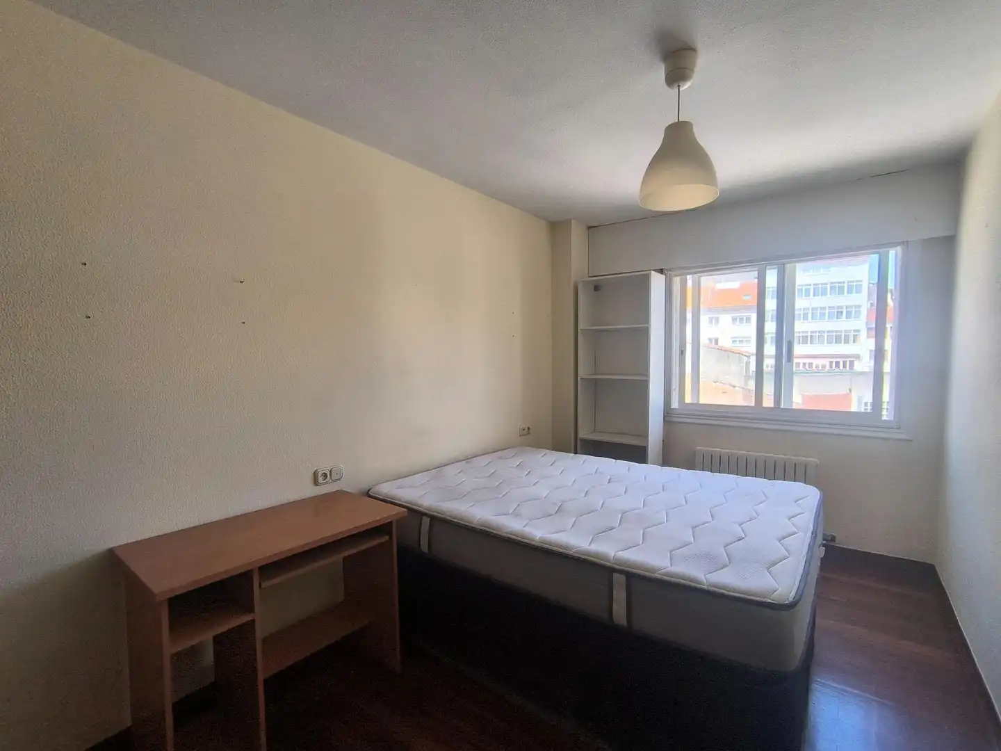 Schlafzimmer von Maisonette zur Miete in Santiago de Compostela  mit Heizung und Möbliert