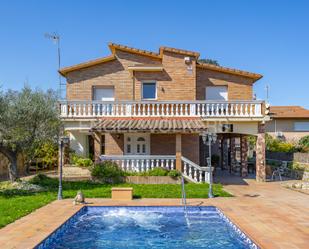 Exterior view of House or chalet for sale in Sant Cugat del Vallès  with Air Conditioner, Heating and Private garden