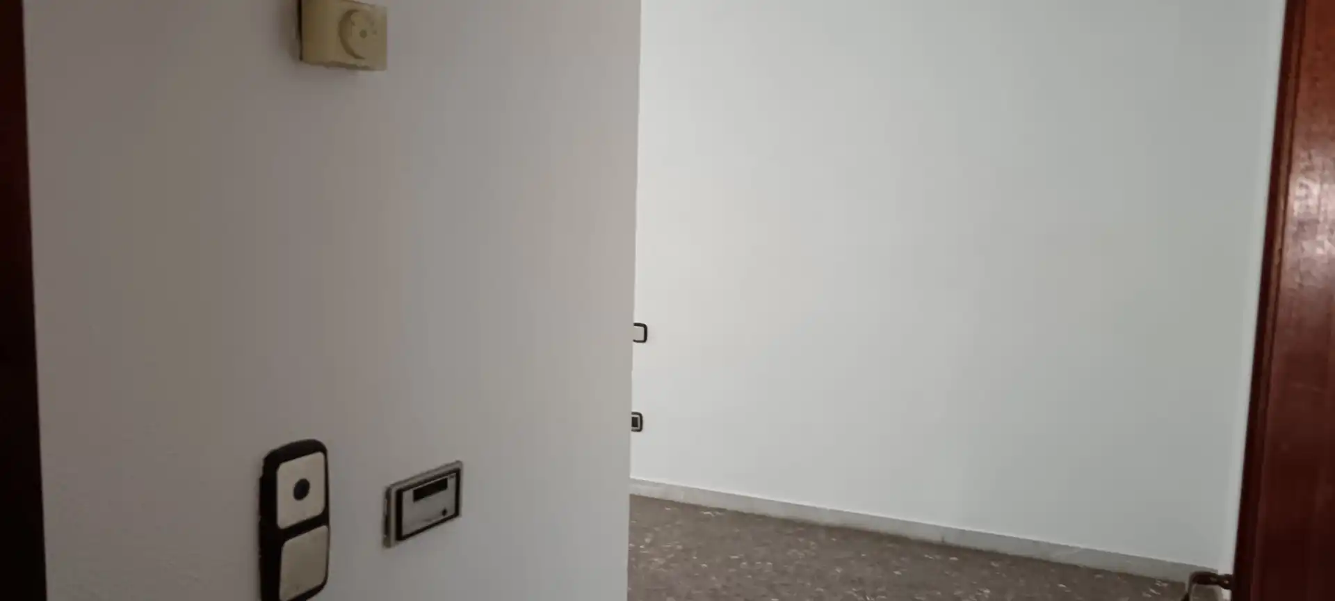 Flat for sale in Zaragoza  with Air Conditioner, Terrace and Storage room