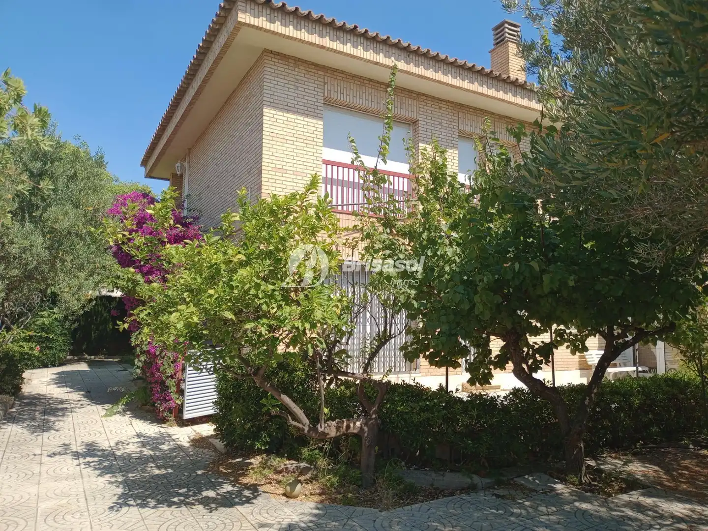 Casa amb jardí en venda a Miami Platja