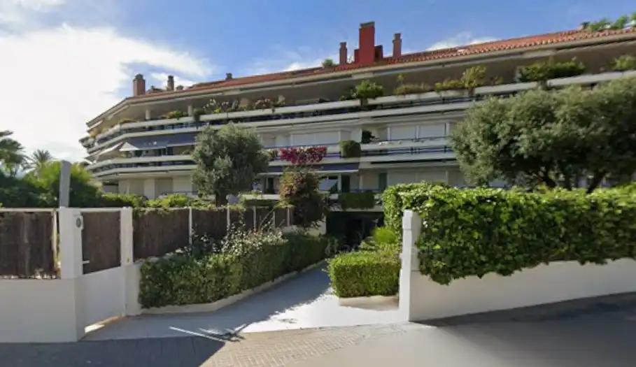 Vista exterior de Piso en venta en Can Girona - Terramar - Vinyet