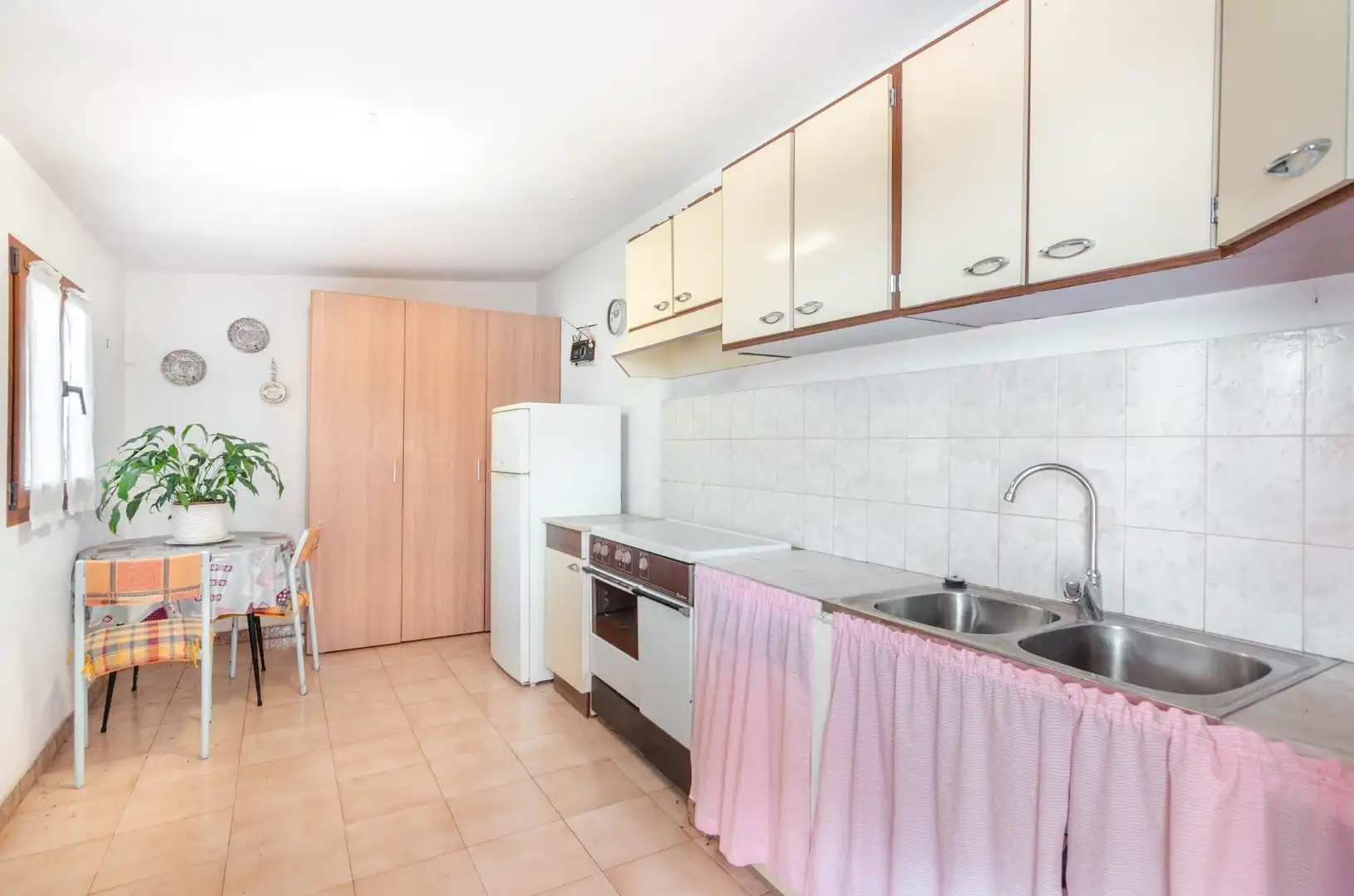 Cuina de Casa o xalet en venda en Gijón  amb Calefacció, Jardí privat i Terrassa