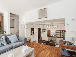 Sala de estar de Casa adosada en venta en Sant Cugat del Vallès con Aire acondicionado, Calefacción y Jardín privado