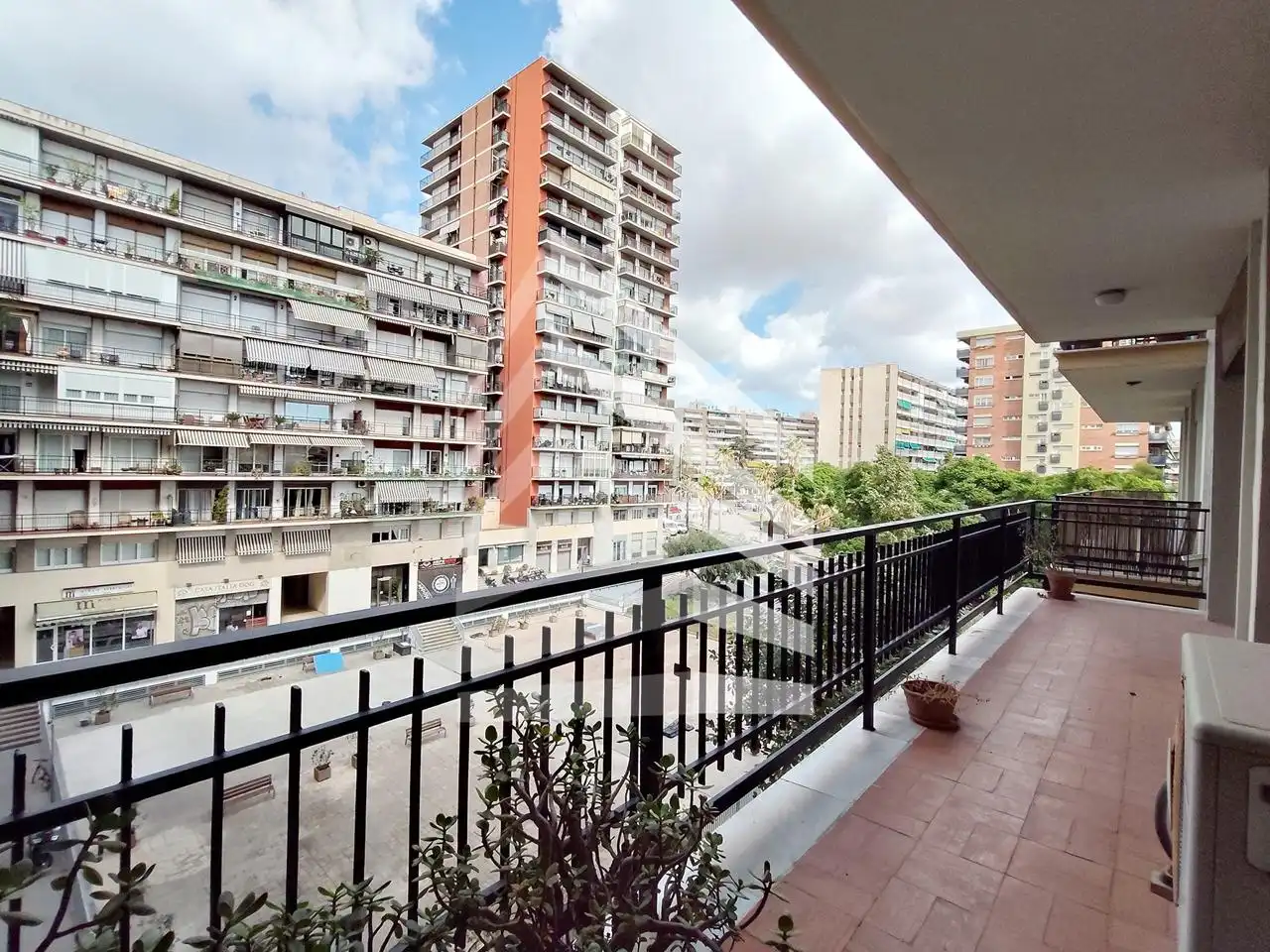 Piso con terraza en venta en Gran Via de Carles III, imagen 5