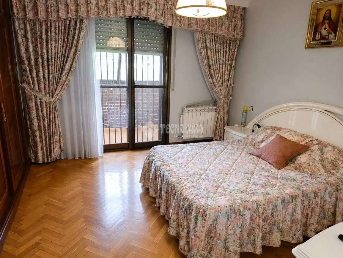Habitación de Casa adosada en venta en Fuenlabrada con Calefacción