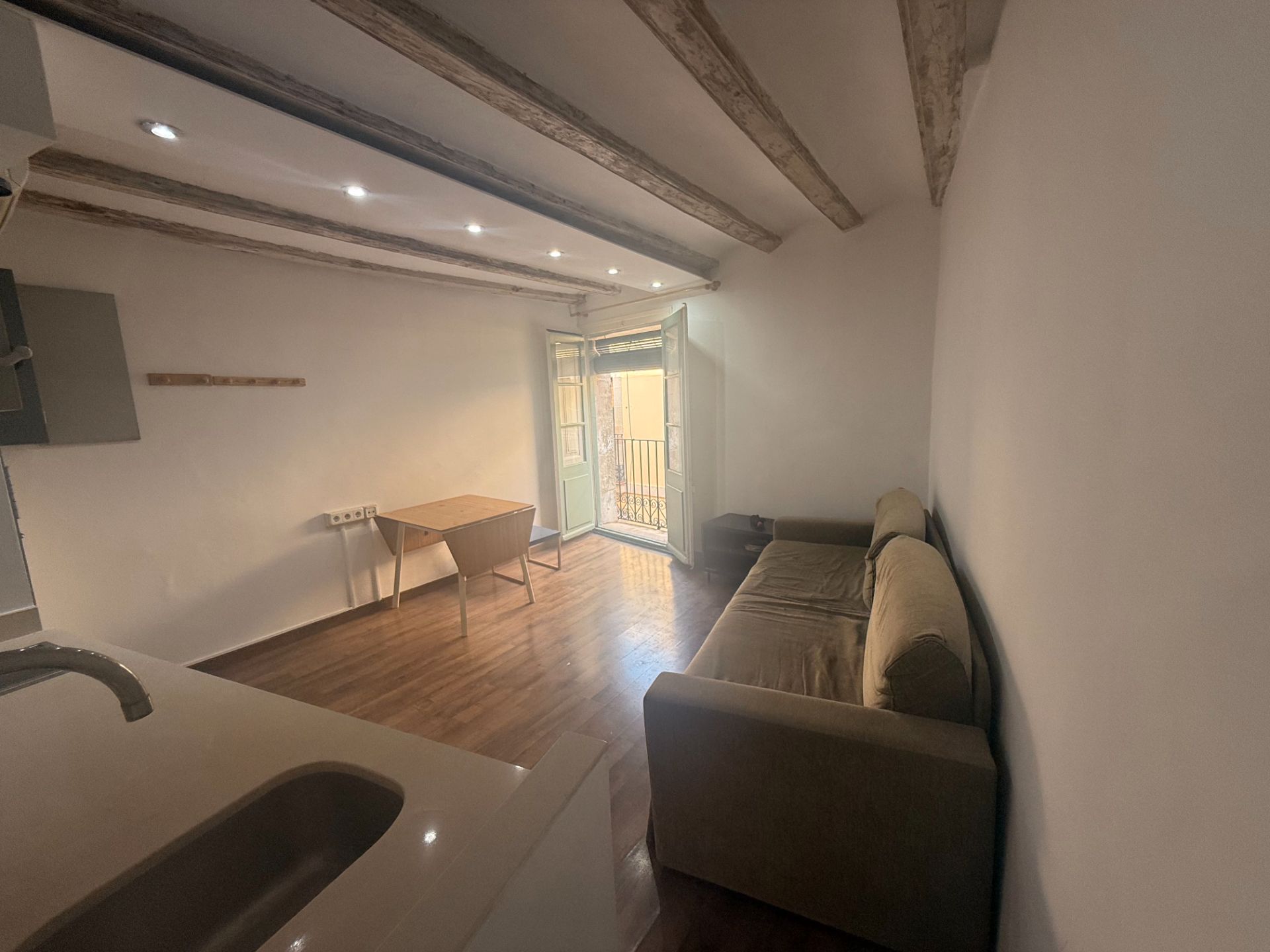 Sala d'estar de Apartament de lloguer en  Barcelona Capital amb Aire condicionat, Moblat i Forn