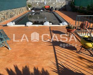 Terrassa de Casa o xalet en venda en Santa Coloma de Gramenet amb Calefacció, Terrassa i Traster