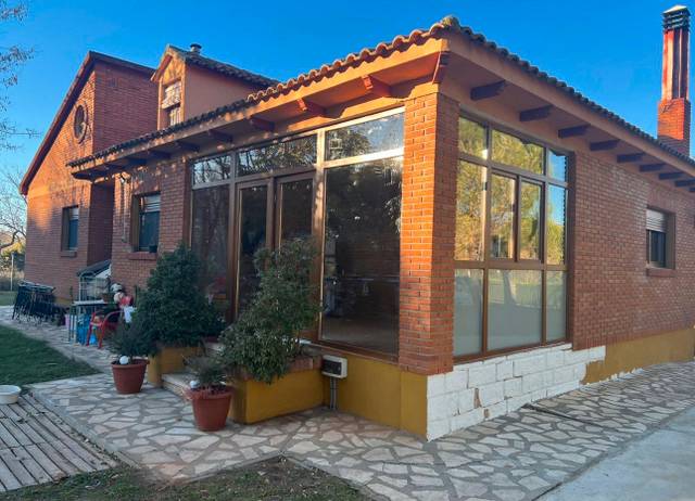 Casa-chalet en Venta en Calle Tulipán en Villabáñez