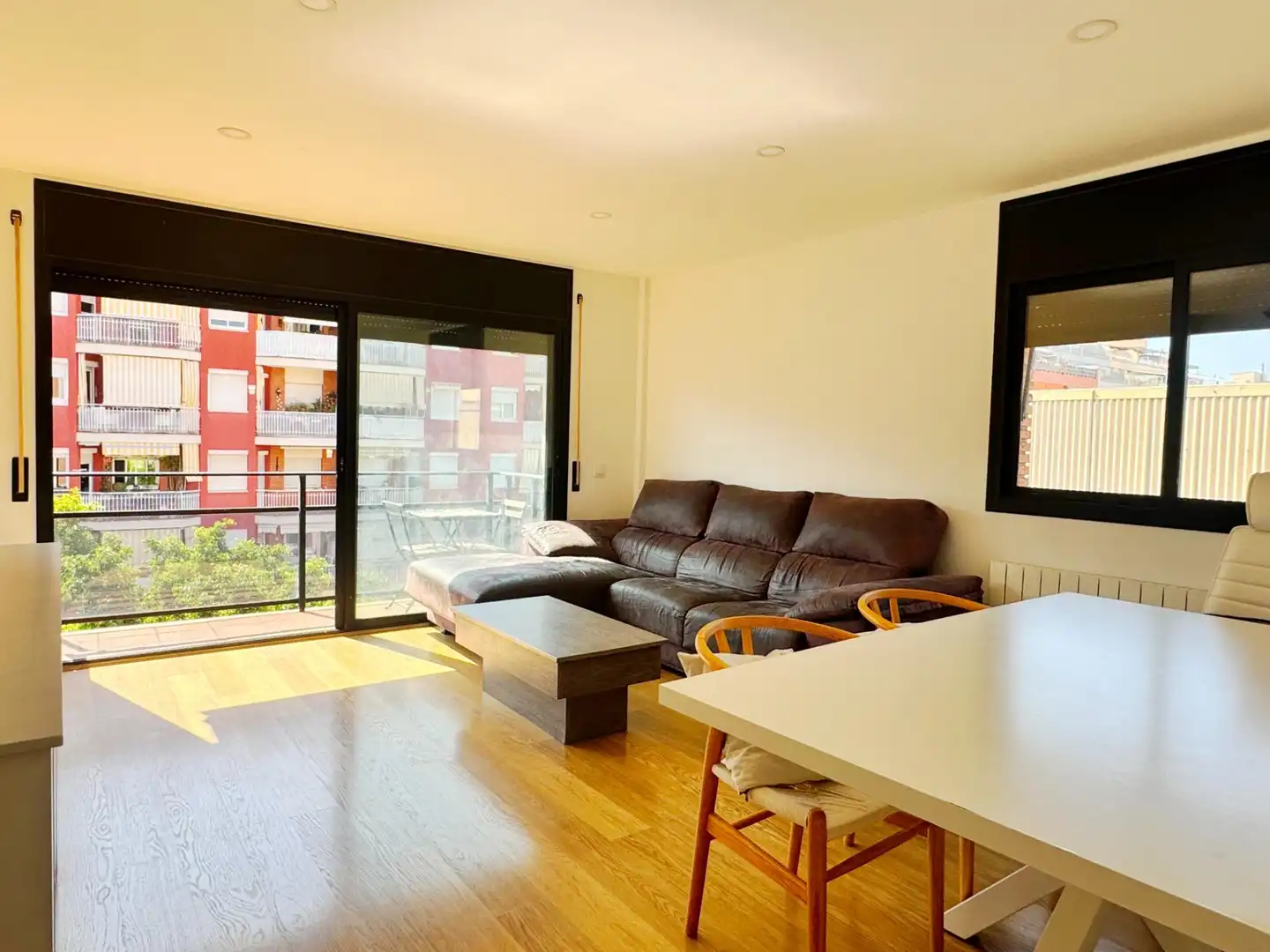 Sala de estar de Piso en venta en Castelldefels con Aire acondicionado, Jardín privado y Amueblado
