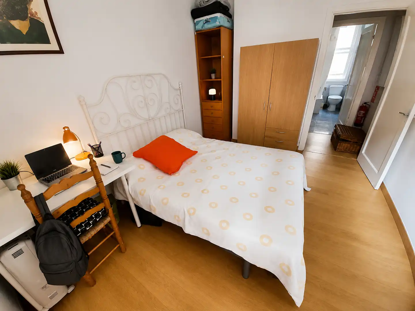 Schlafzimmer von Wohnung zur Miete in Santander mit Möbliert und Ofen
