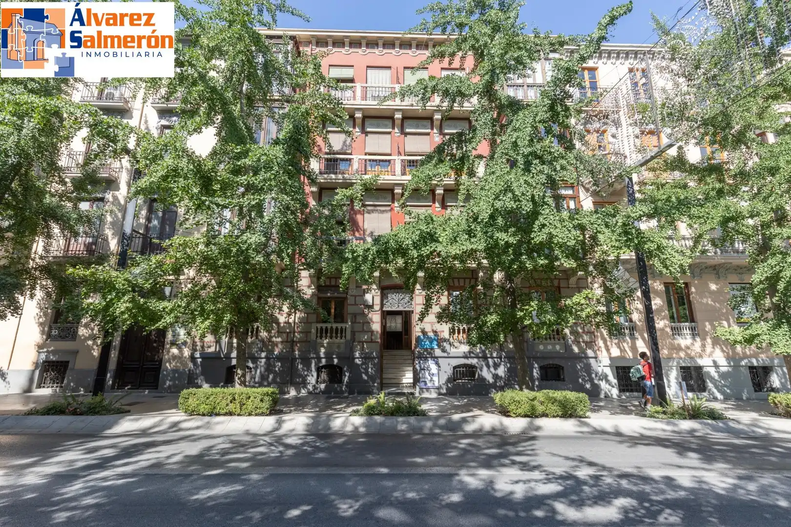 Vista exterior de Piso en venta en Granada