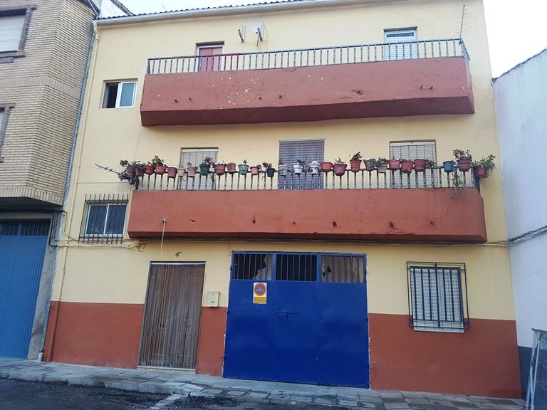 Vista exterior de Pis en venda en Valdepeñas de Jaén