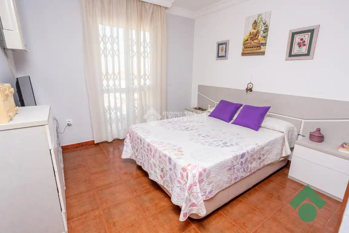 Dormitori de Casa adosada en venda en San Bernabé