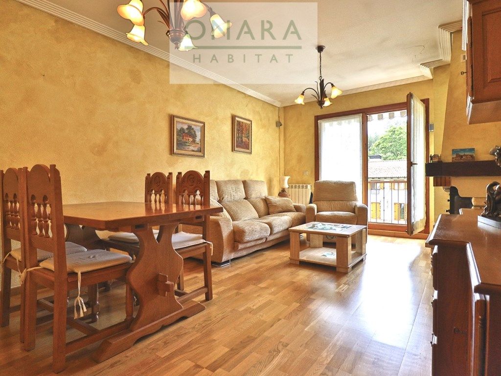 Living room of Flat for sale in Basaburua  with Balcony