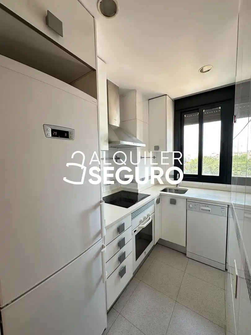 Kitchen of Flat for rent in Madrid  with Air Conditioner, Heating and Terrace