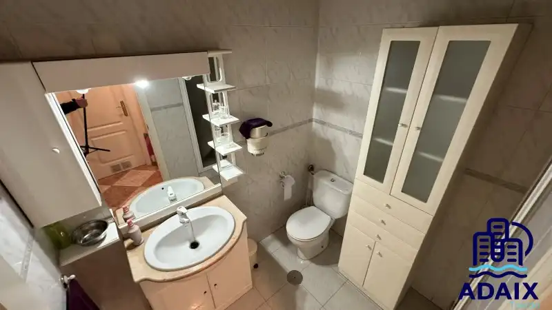 Baño de Local en venta en Toledo con Aire acondicionado