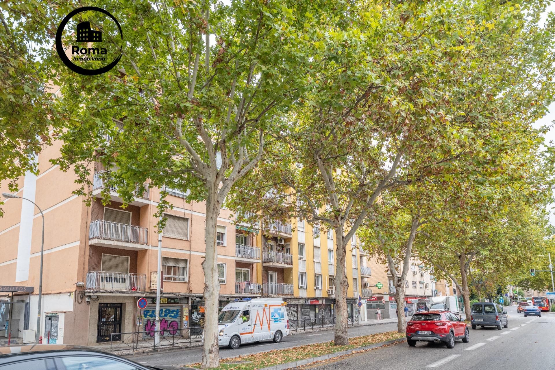 Vista exterior de Pis en venda en  Granada Capital amb Calefacció i Terrassa
