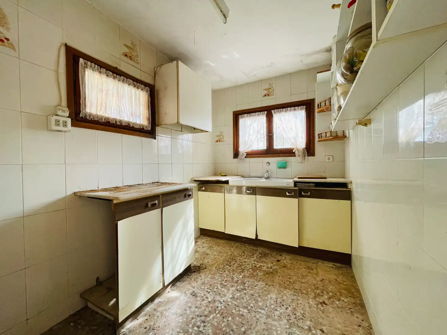 Cuina de Casa o xalet en venda en Corbera de Llobregat amb Aire condicionat, Calefacció i Jardí privat