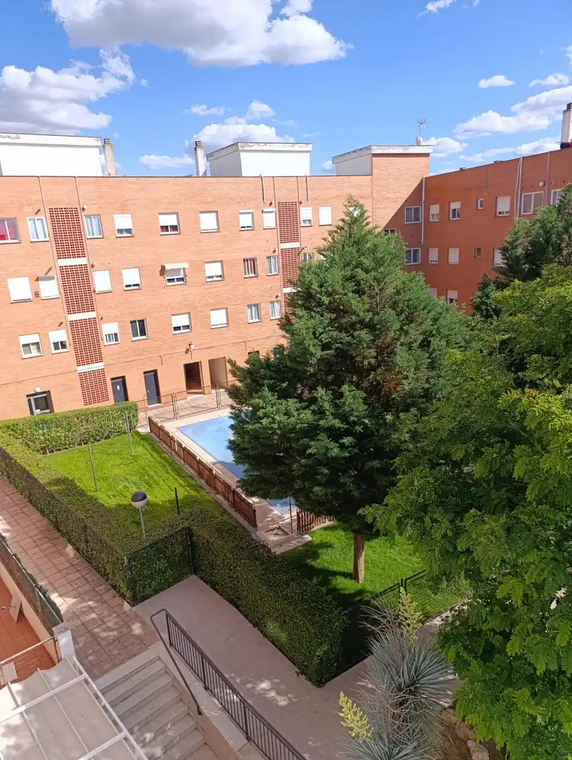 Vista exterior de Piso en venta en Badajoz con Trastero y Piscina comunitaria