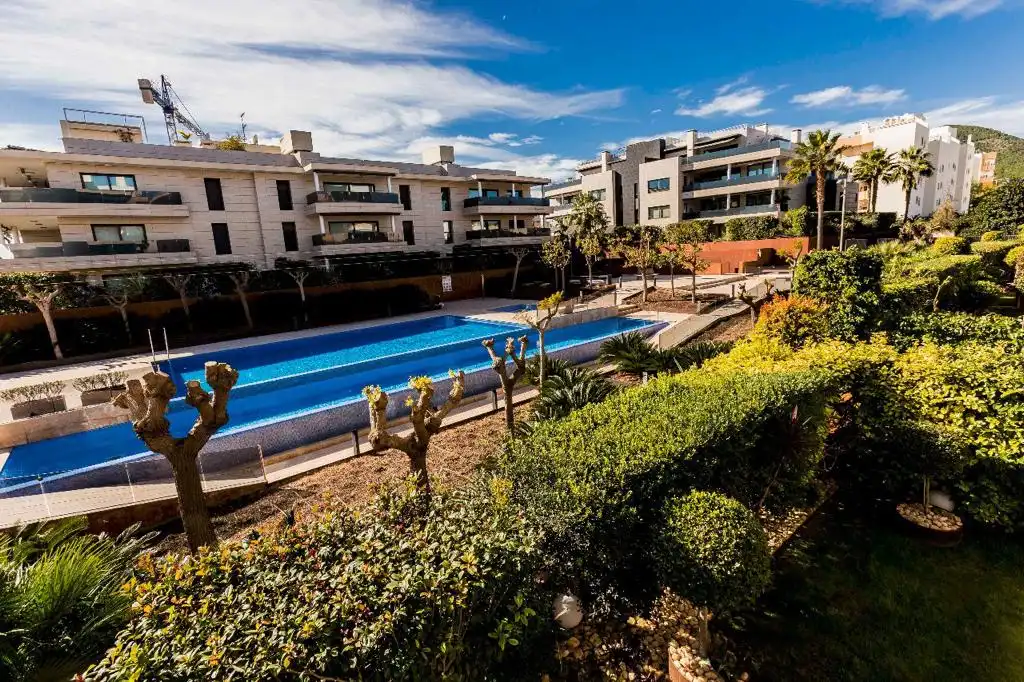 Piscina de Apartament en venda en Eivissa amb Aire condicionat, Calefacció i Jardí privat