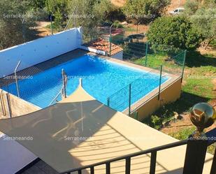 Piscina de Casa o xalet en venda en Aroche amb Jardí privat, Terrassa i Traster