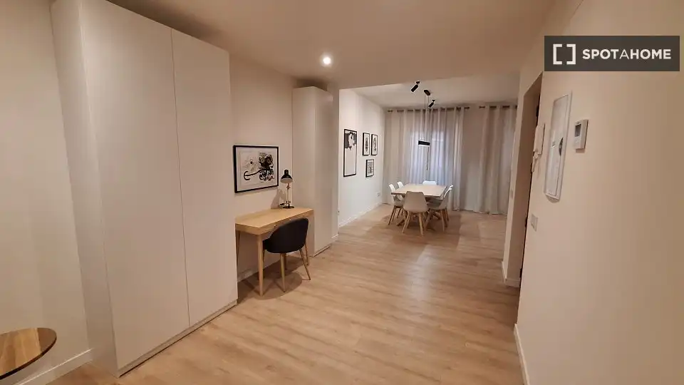 Menjador de Apartament per a compartir en  Palma de Mallorca amb Aire condicionat, Terrassa i Moblat