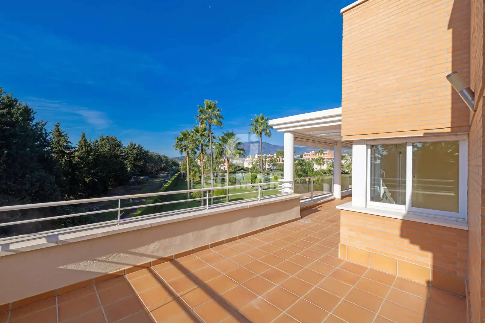 Jardín de Dúplex en venta en Estepona con Calefacción, Jardín privado y Piscina