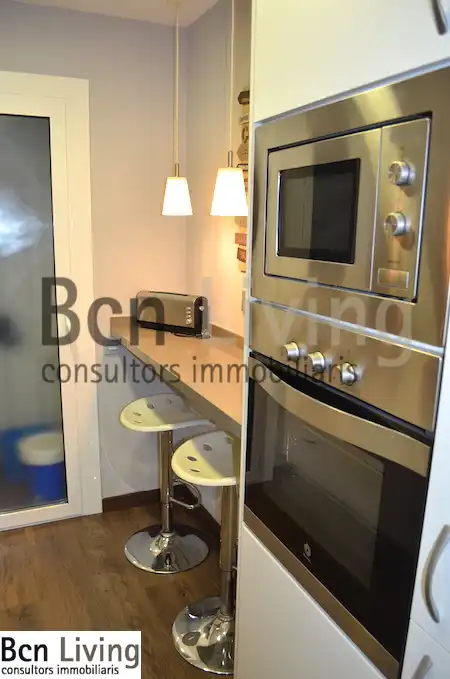 Cuina de Pis de lloguer en Barcelona amb Aire condicionat, Calefacció i Parquet