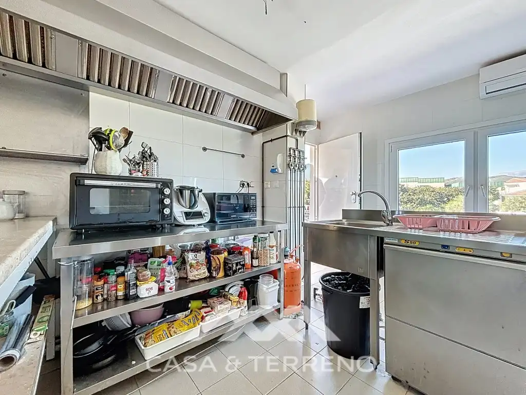 Cuina de Casa o xalet en venda en Vélez-Málaga amb Aire condicionat, Jardí privat i Terrassa