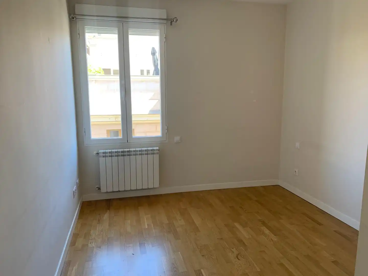 Bedroom of Attic for rent in Madrid  with Air Conditioner, Heating and Parquet flooring