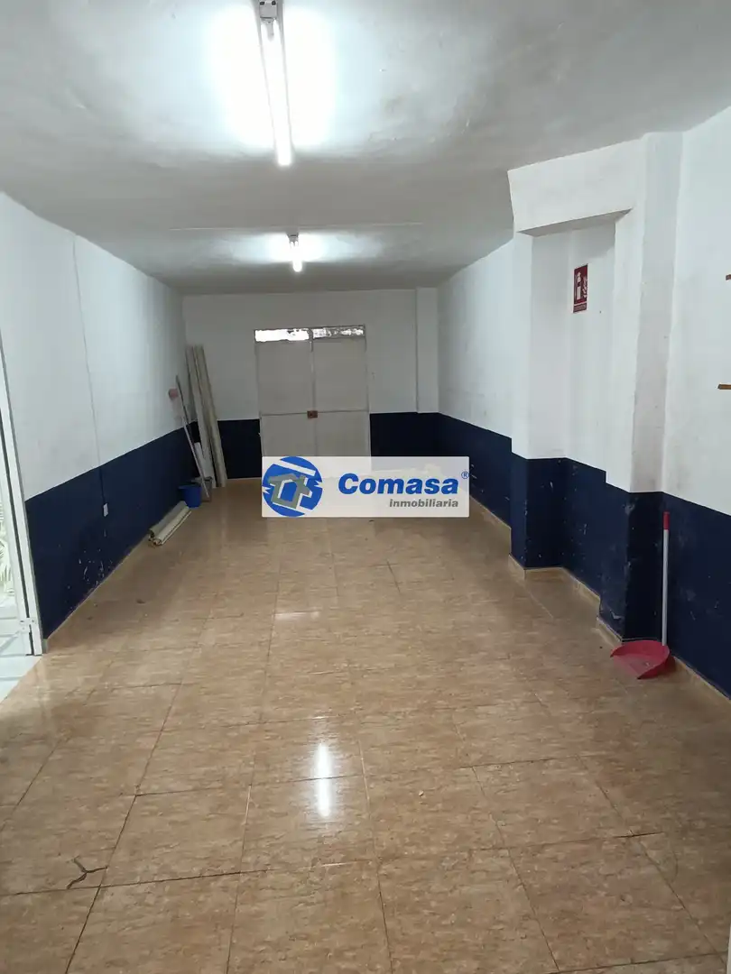 Locale commerciale in affitto a Martos, imagen 3