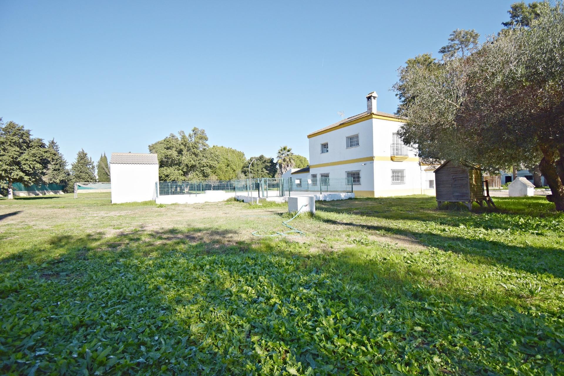 Jardí de Finca rústica en venda en Jerez de la Frontera amb Aire condicionat, Jardí privat i Traster