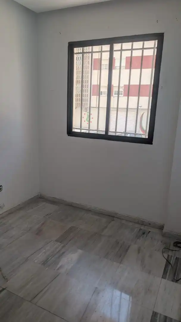 Oficina de alquiler en San Bernabé