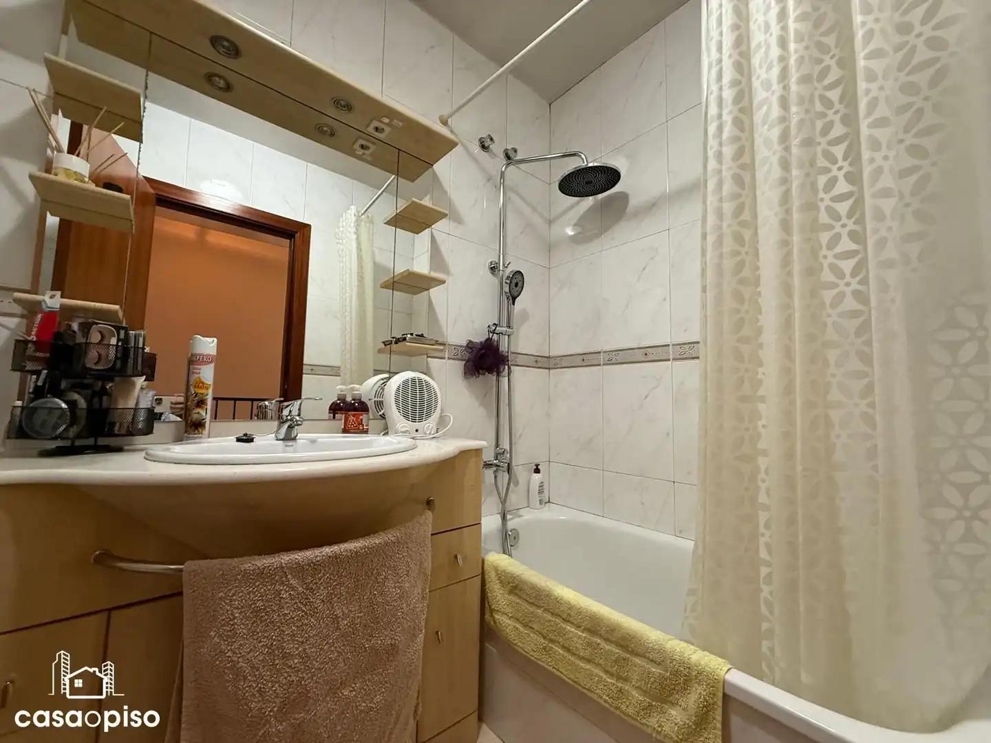 Baño de Casa adosada en venta en Santa Perpètua de Mogoda con Calefacción y Terraza