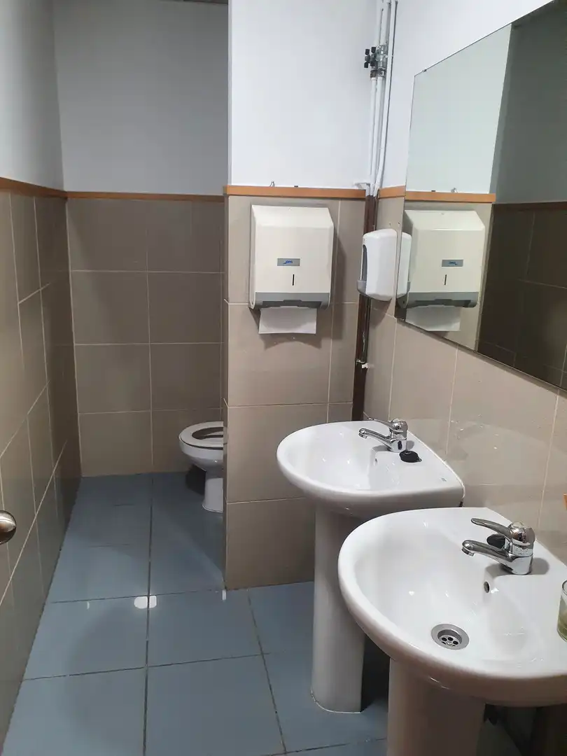 Badezimmer von Büro zur Miete in Vigo  mit Möbliert