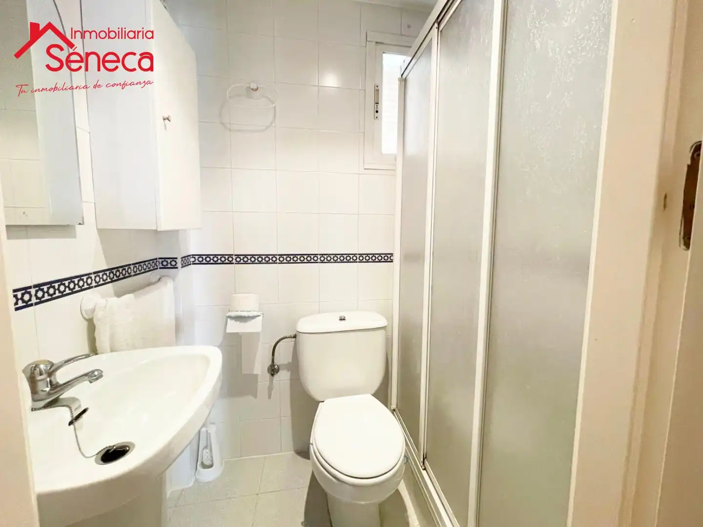 Bathroom of Flat for sale in Córdoba  with Air Conditioner, Heating and Swimming Pool