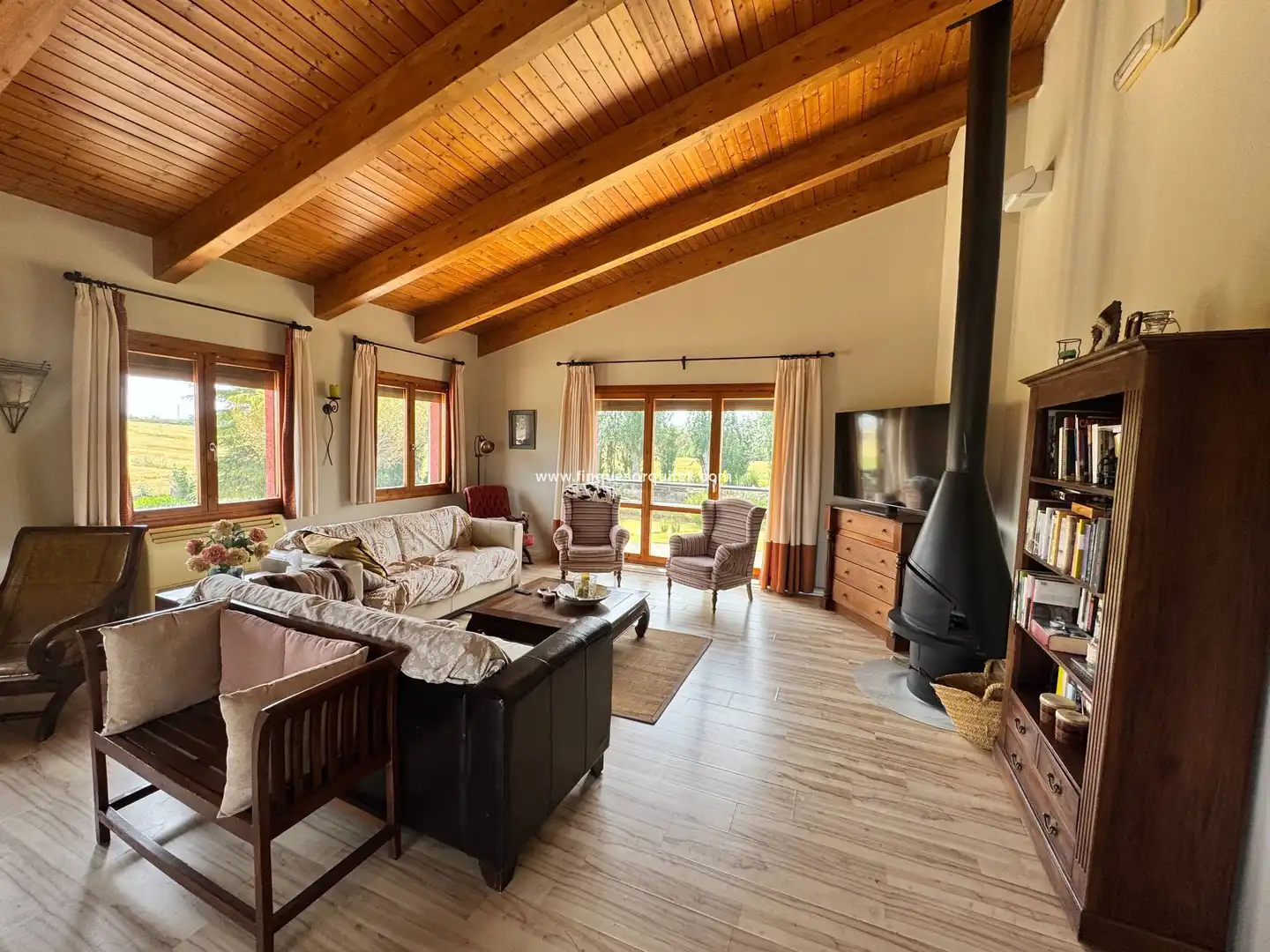 Sala d'estar de Casa o xalet en venda en Binéfar amb Aire condicionat, Calefacció i Jardí privat