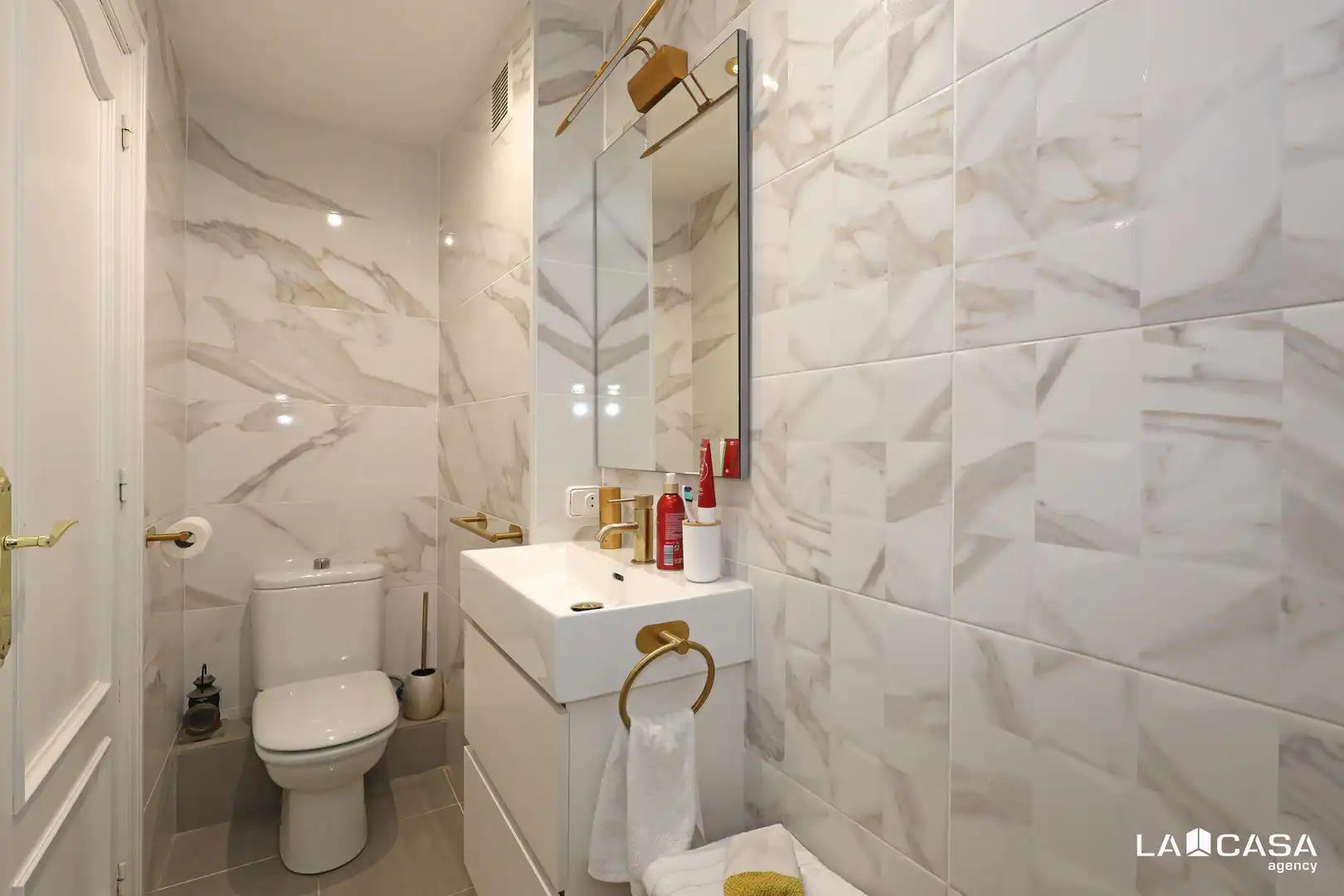 Bathroom of Duplexes for sale in Esplugues de Llobregat  with Heating, Terrace and Balcony