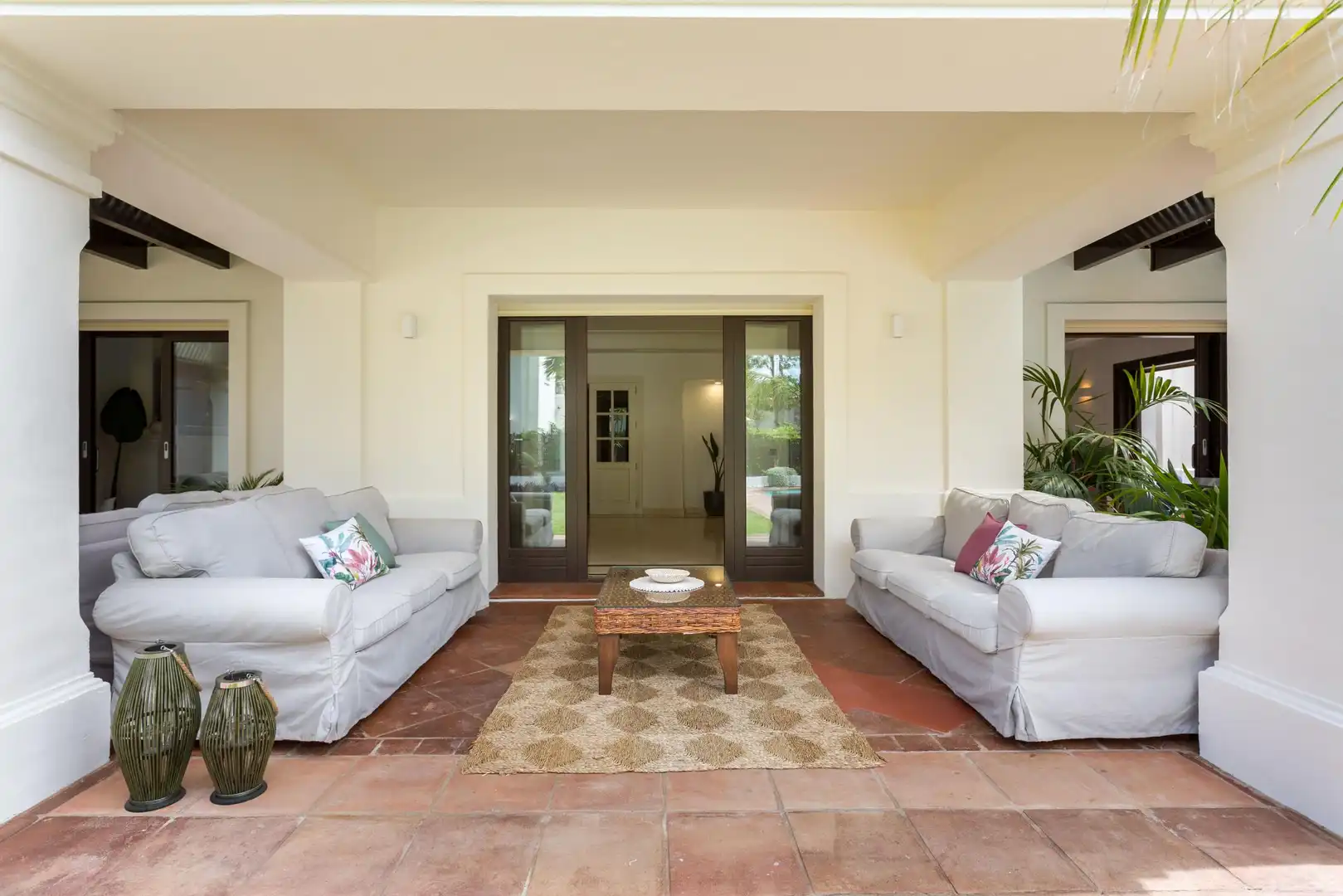 Sala d'estar de Casa o xalet de lloguer en Estepona amb Calefacció, Jardí privat i Terrassa