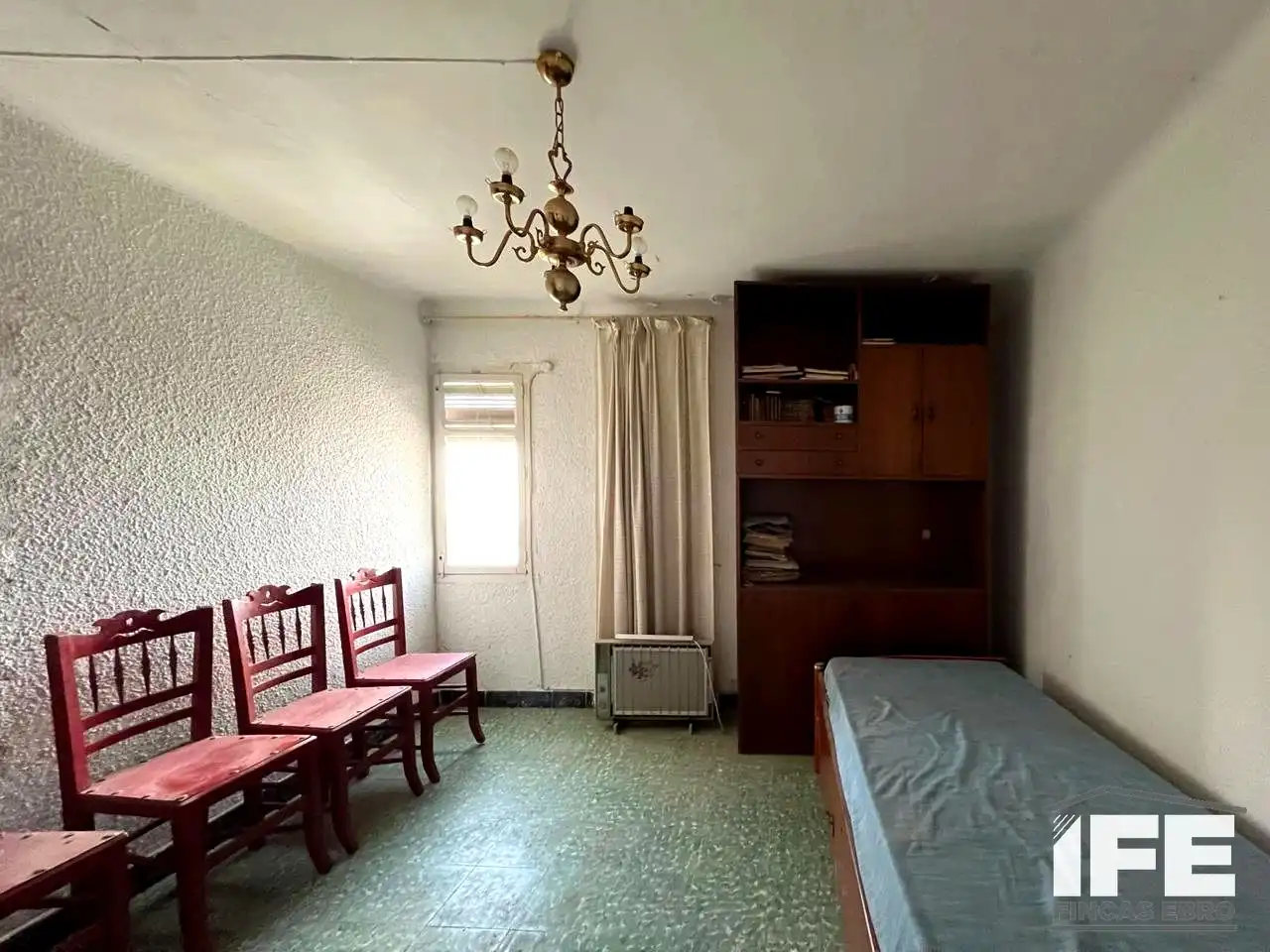 Dormitori de Casa o xalet en venda en Alagón amb Terrassa i Balcó