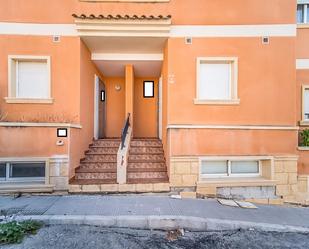 Vista exterior de Casa adosada en venda en Orihuela amb Calefacció, Traster i Balcó