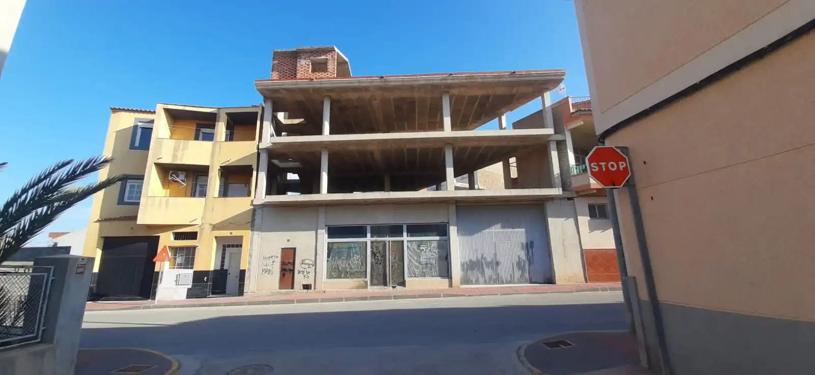 Vista exterior de Edifici en venda en Campos del Río